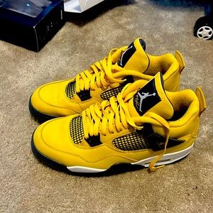 Jordan 4 Retro Lightning (2021) Size 12